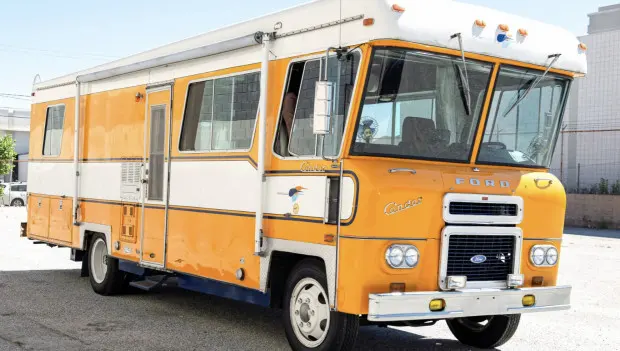 Rare 1970s McLaren Motorhome Bought by Zak Brown: The Story Behind a Racing Legend’s Return
