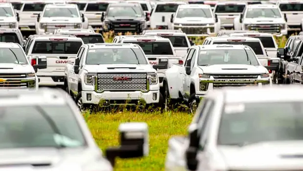 U.S. New Car Market Begins to Lose Momentum