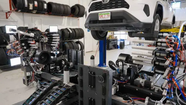 U.S. Company Unveils Smart Robot That Can Change Car Tires Automatically