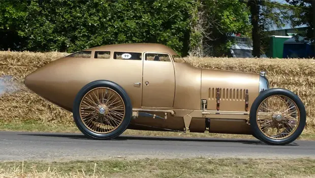 The “Golden Submarine” – A Car from the Distant Past That Was Ahead of Its Time