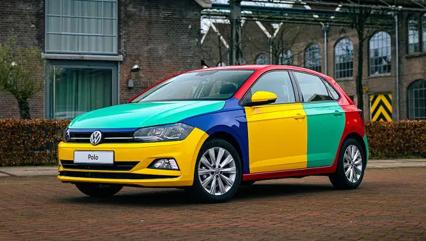 Why Black and White Cars Are Not the Best Choice