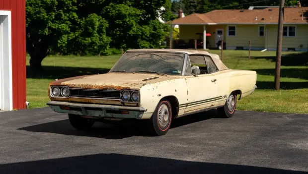Rare 1968 Plymouth Hemi GTX Convertible Parked for Over 40 Years Sells for Six-Figure Sum