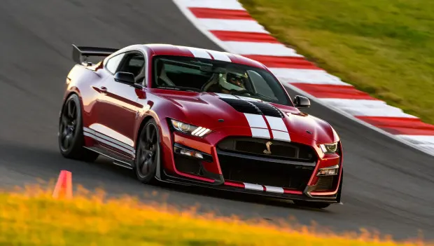 Six of the Most Powerful and Fastest Modern Muscle Cars: For Speed Enthusiasts and Beyond