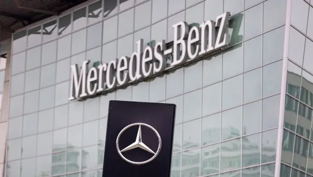 Mercedes-Benz Is Selling Its Dealerships: Thousands of Employees Could Lose Job Security