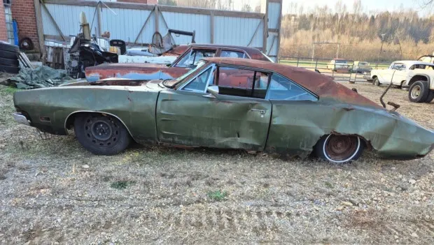 Can This 1969 Dodge Charger Still Be Saved, or Is It Finally Ready for the Scrap Yard?