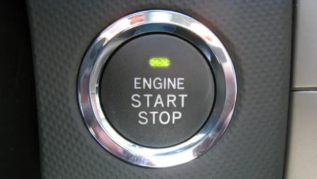 How to Unlock the Steering Wheel in a Push-Button Start-Stop Car When the Battery Is Low