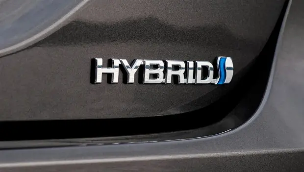 Mitsubishi Falls Behind: Study Reveals the Fastest-Aging Plug-In Hybrids