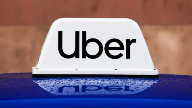 Uber and Lucid to Launch Premium Robotaxis: Next-Gen EVs to Hit U.S. Roads in 2026