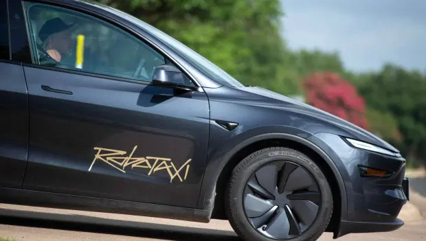 Tesla to Charge Robotaxi Passengers Up to $150 for Messy Interiors