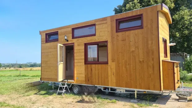 French-Built Ornella Tiny House Reinvents the Classic Dual-Loft Layout With a Smarter Use of Space