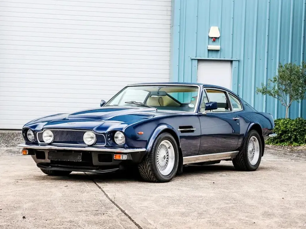Aston Martin AMV8 Vantage