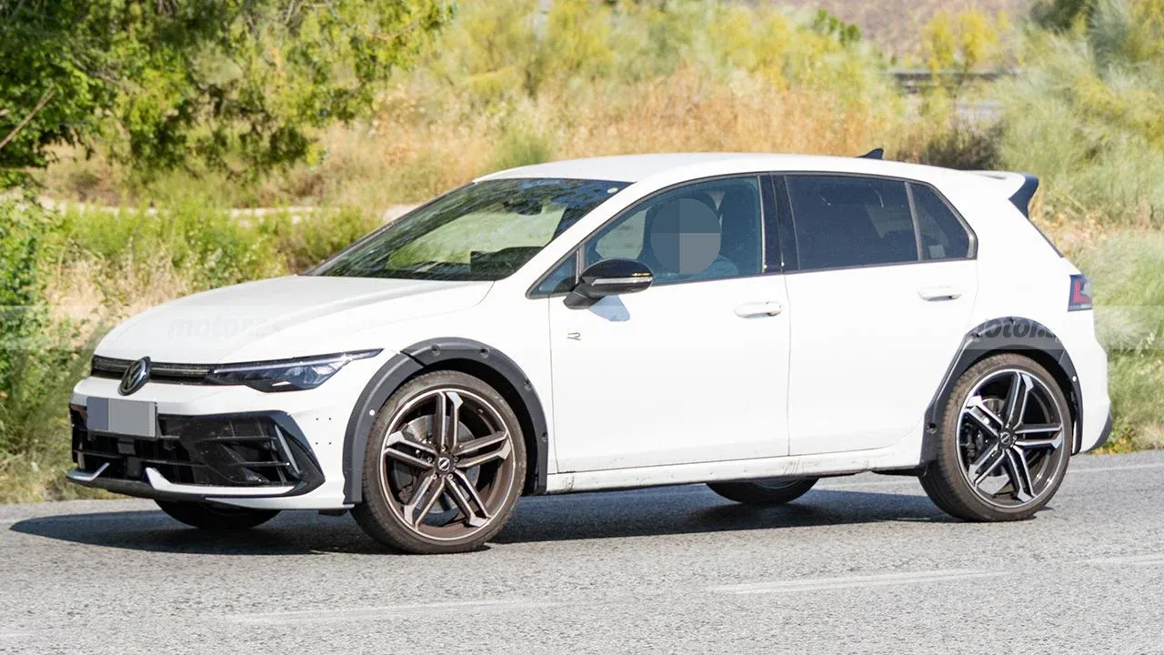Volkswagen T-Roc R - testovací automobil