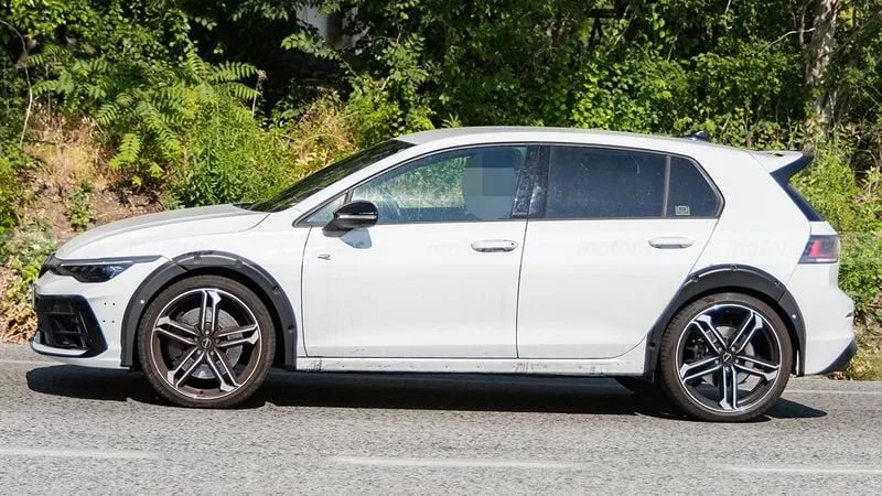 Volkswagen T-Roc R - testovací automobil