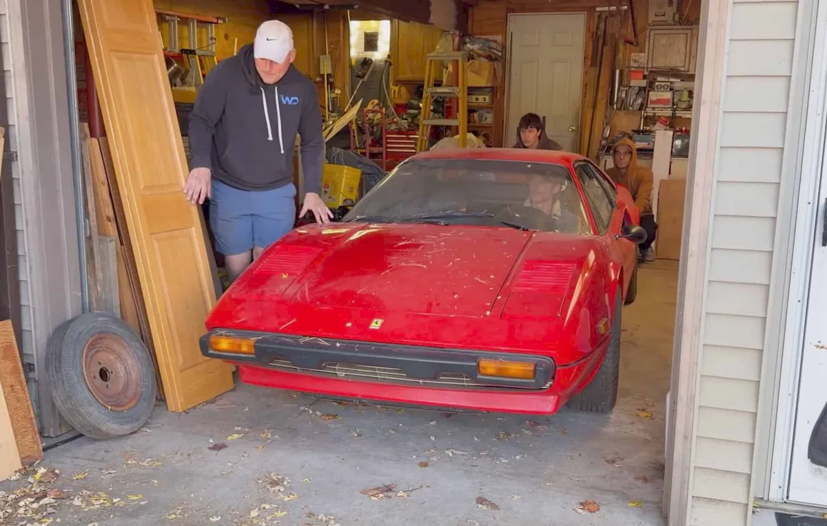 Ferrari 308 GTB, found after 30 years in a garage in the USA