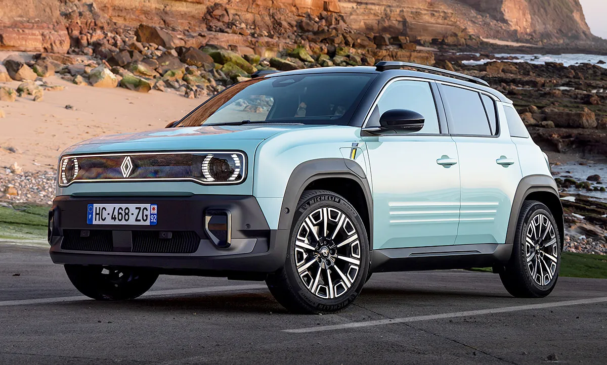 Renault 4 E-Tech: οι Γάλλοι μαζί με τους Γερμανούς προσπαθούν τώρα να προσφέρουν πιο προσιτά μοντέλα EV στους Ευρωπαίους αγοραστές.