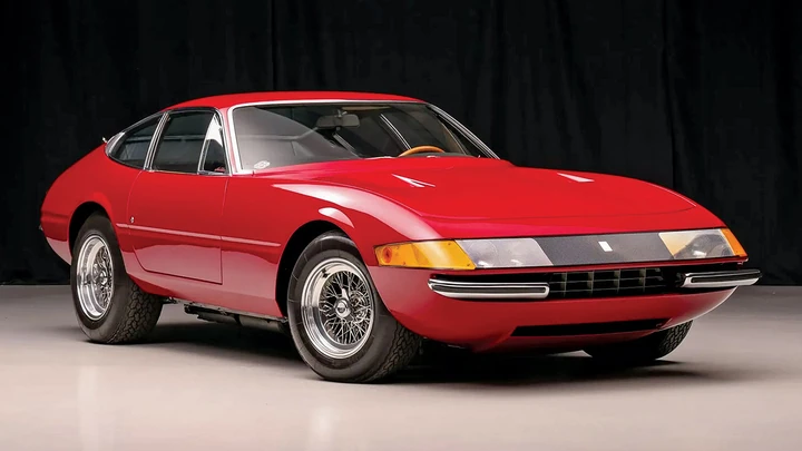A total of 1,284 units of the Ferrari 365 GTB/4 were produced