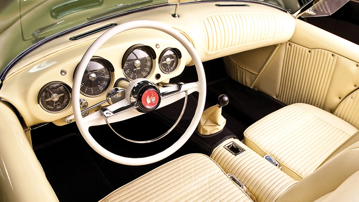 The entire interior, including the seats and dashboard, was upholstered in high-quality vinyl, and there was a thick carpet on the floor. The standard equipment included a powerful heater from Willys, a cigarette lighter and ashtray, a tachometer, and seat belts