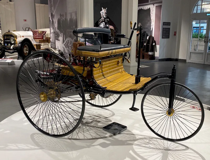 The world's first automobile with an internal combustion engine.