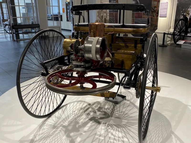 The world's first automobile with an internal combustion engine.