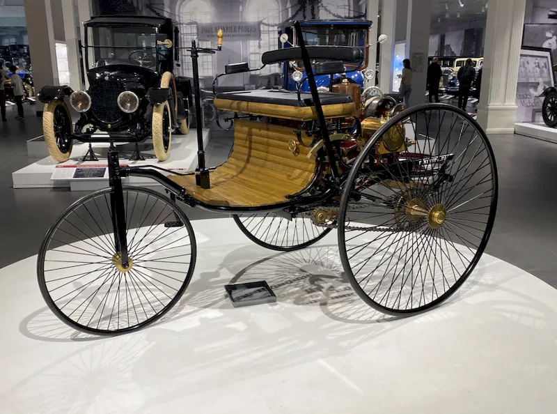 The world's first automobile with an internal combustion engine.