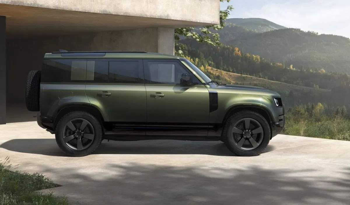 Land Rover Defender 2026
