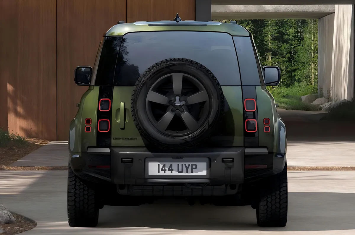 Land Rover Defender 2026