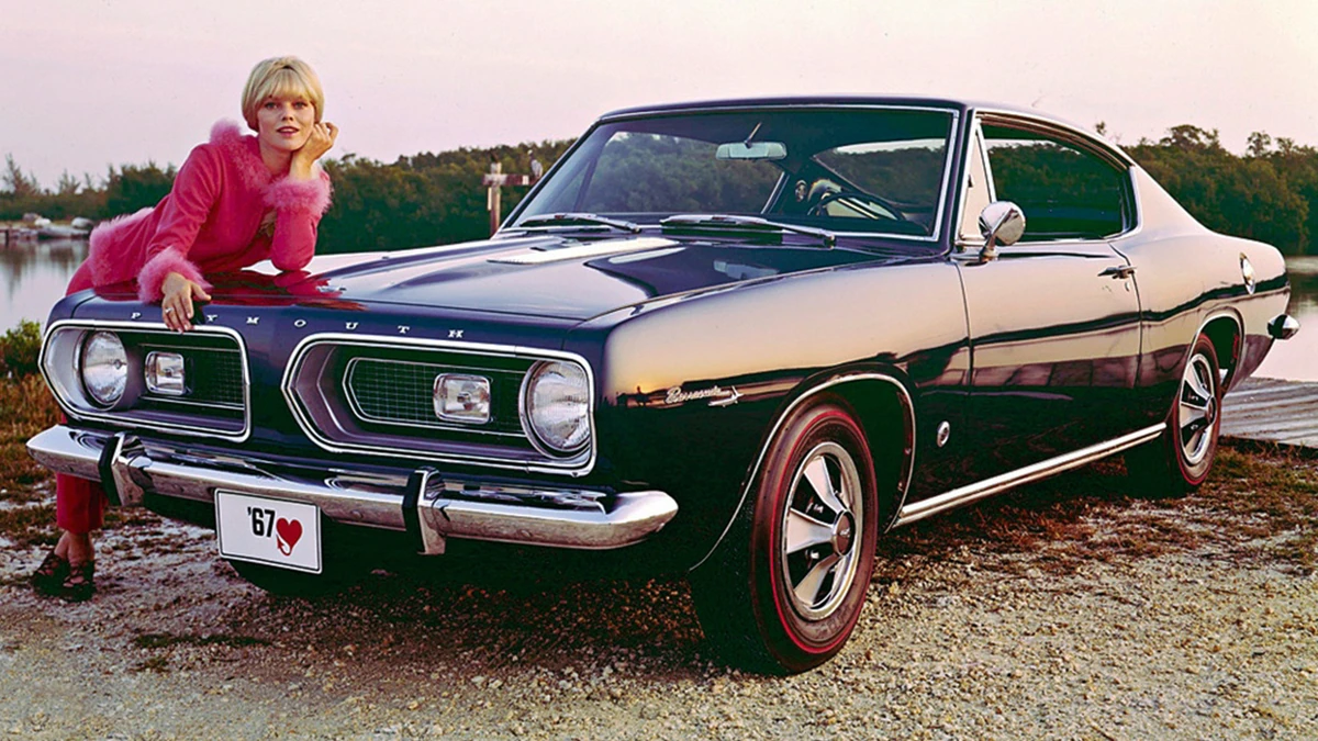 The second-generation Barracuda received a design characteristic of pony cars of that era, with a beltline kick-up over the rear fender.