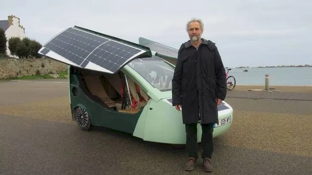 Scaramobile developer Denis Bolieu with his creation