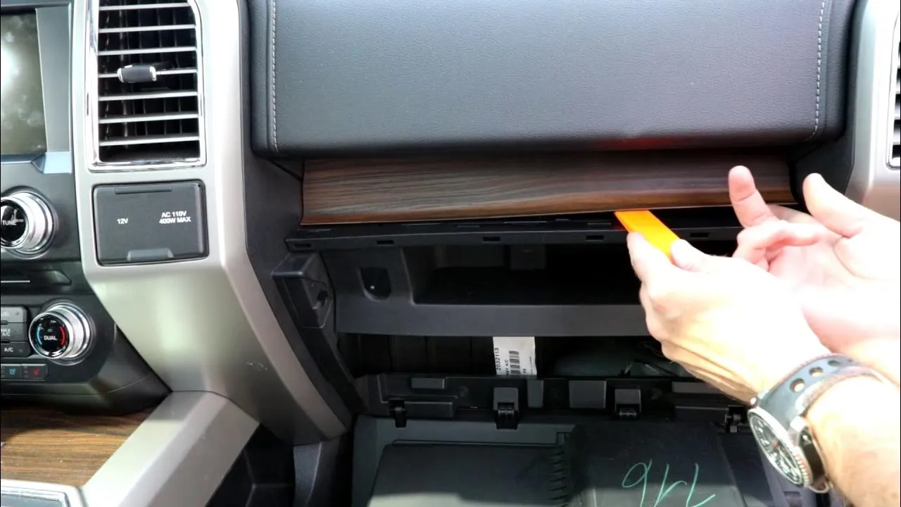 Example: Replacing the cabin air filter in a 2015-2017 Ford F-150