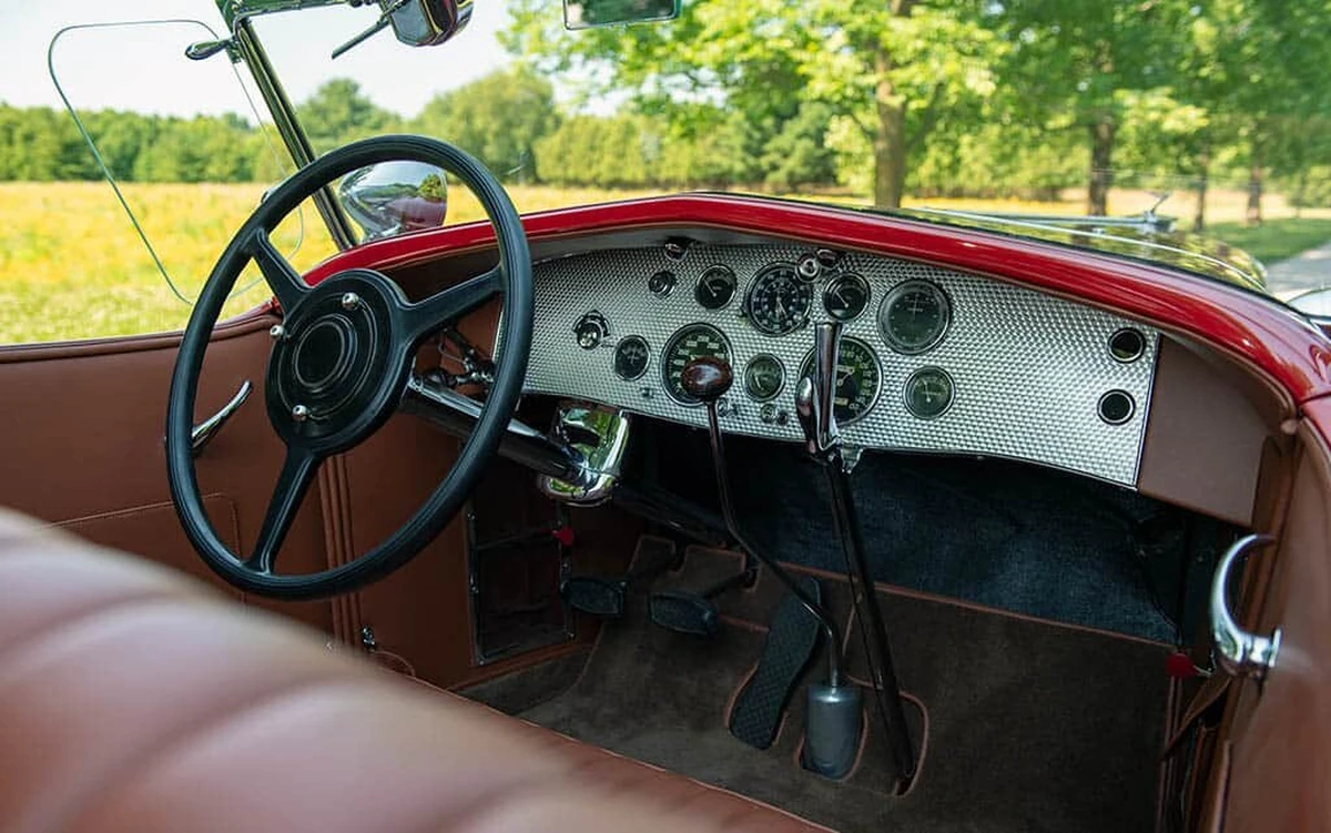 The SJ featured a unique mechanical device that tracked service intervals