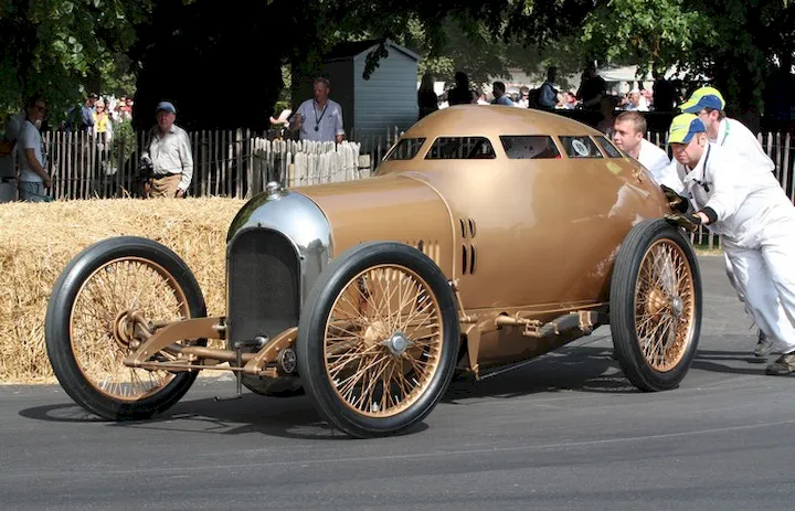 The "Golden Submarine" weighed only 1,600 pounds.
