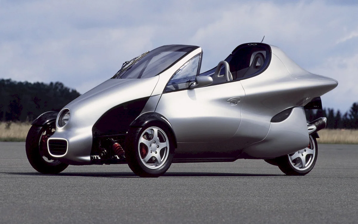 Mercedes-Benz F300 Life-Jet, a symbiosis of a car and a motorcycle