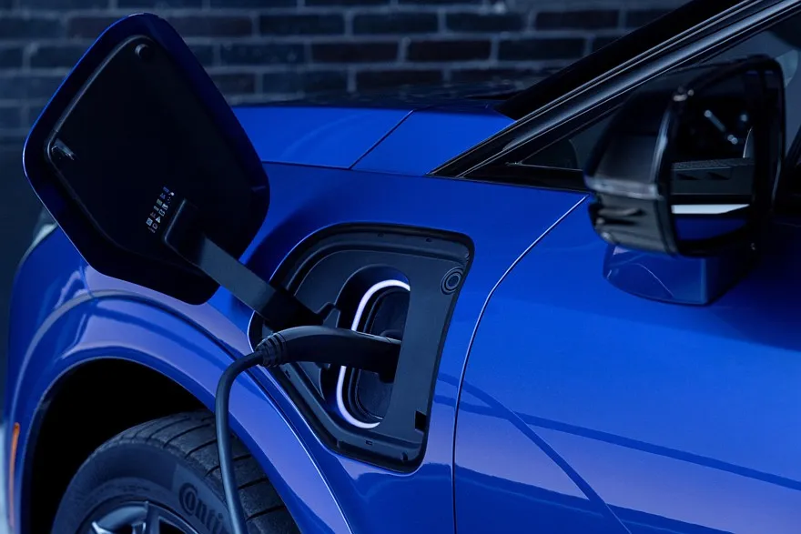 electric crossover Cadillac Optiq-V