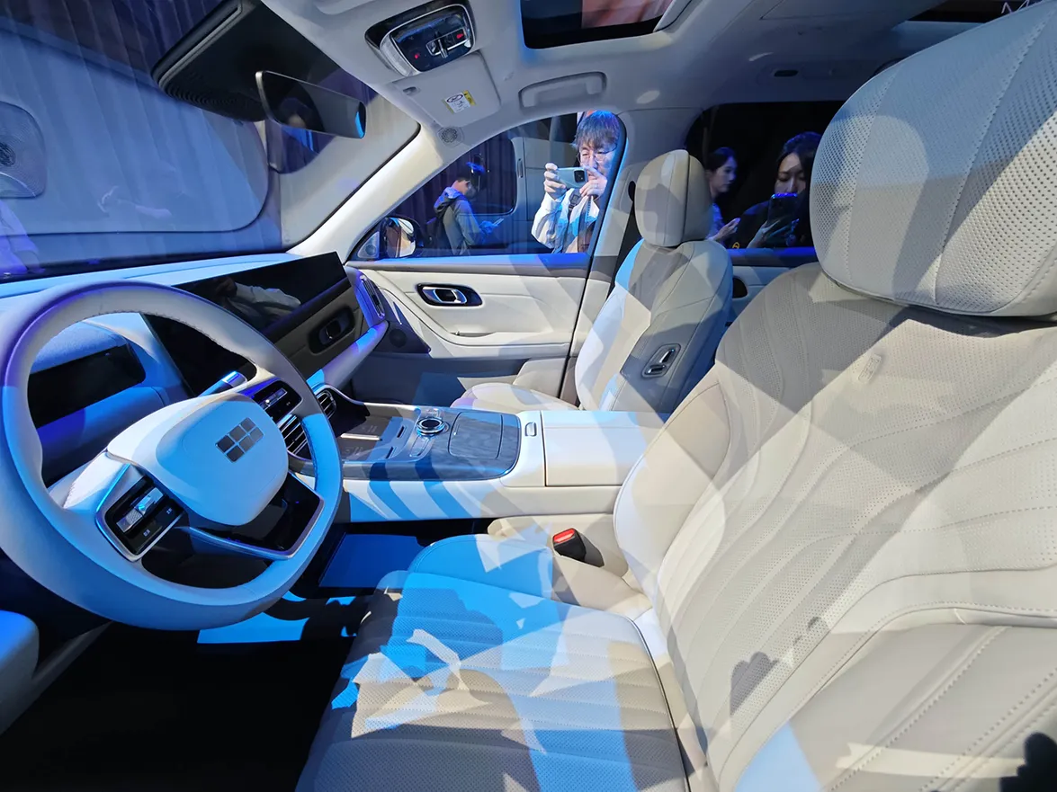 Geely Galaxy M9
