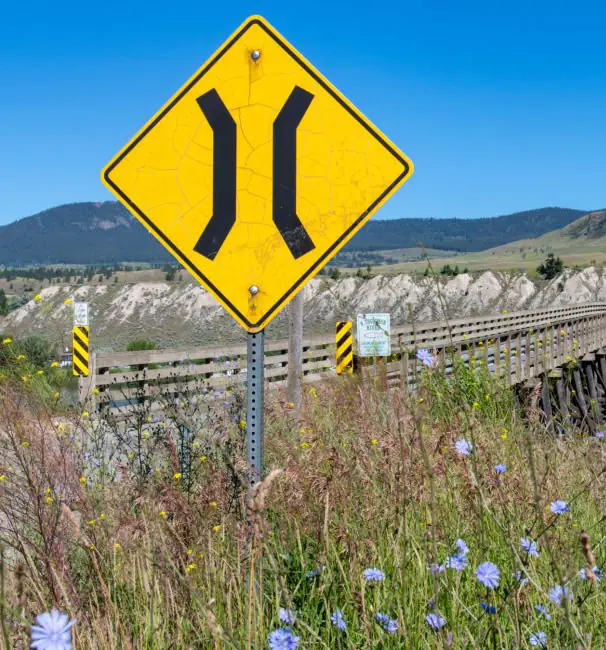 Drivers should be able to recognize a rarely used warning sign that&rsquo;s found in front of small bridges