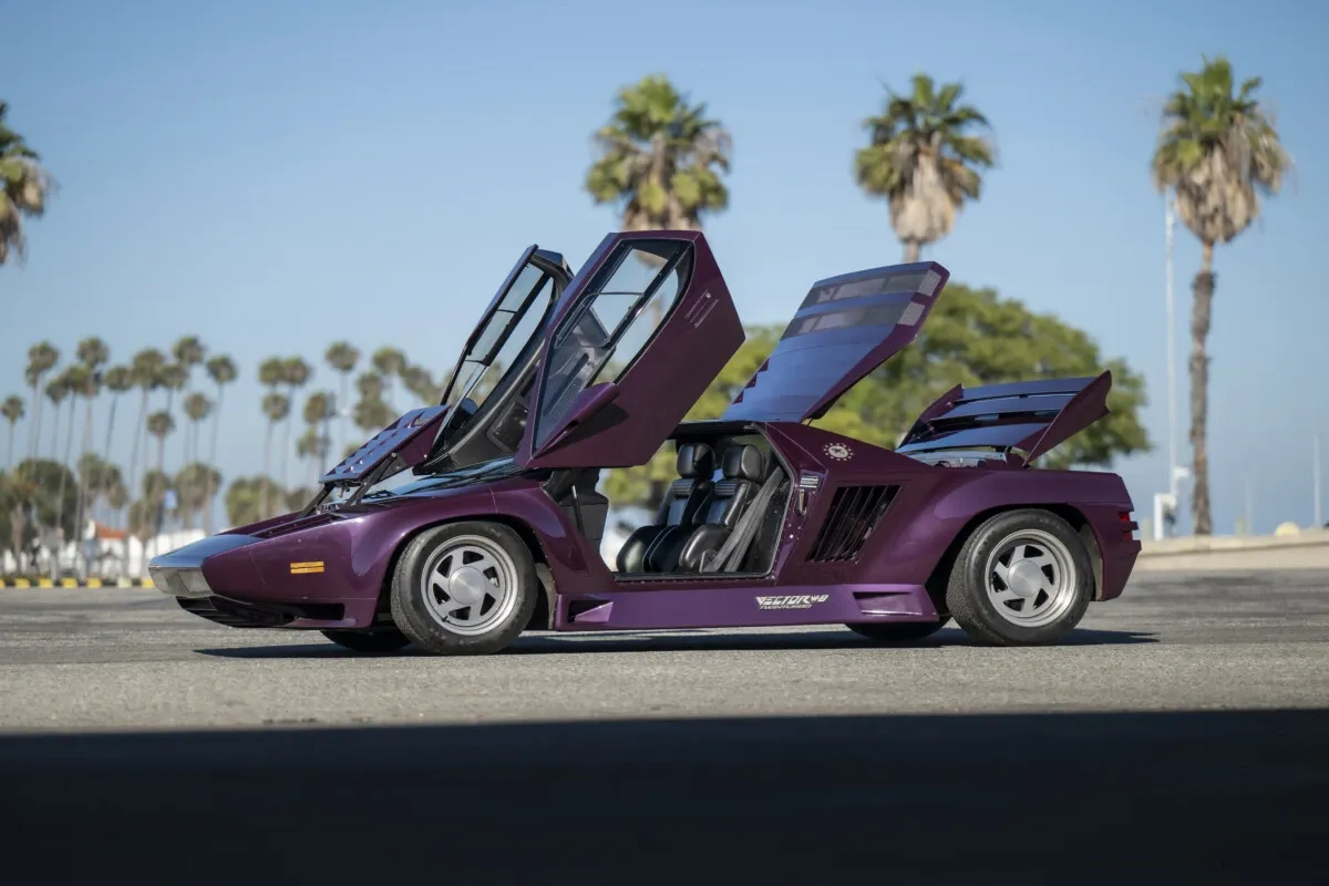 With a weight of 2160 kg, the car accelerated to 100 km/h in just 4 seconds